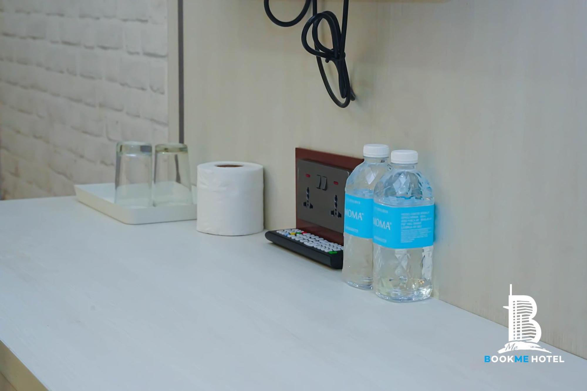 Bookme Hotel Johor Bahru Buitenkant foto